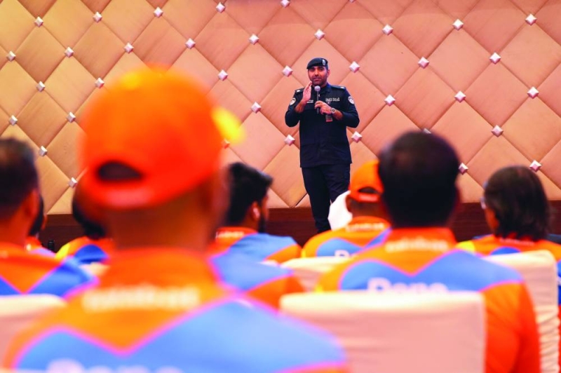 


ممثل «المرور» متحدثاً في الورشة 