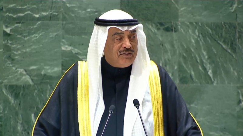 سمو ولي العهد ملقيا كلمة الكويت