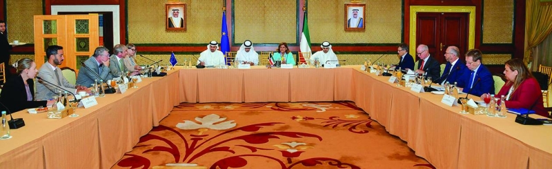 جواهر الصباح خلال جلسة المشاورات مع عدد من سفراء دول الإتحاد الأوروبي