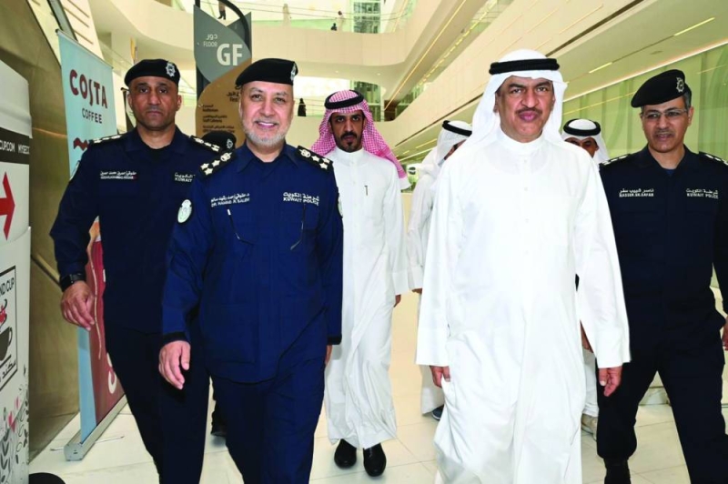 الحبشي خلال جولته التفقدية بمستشفى الجهراء