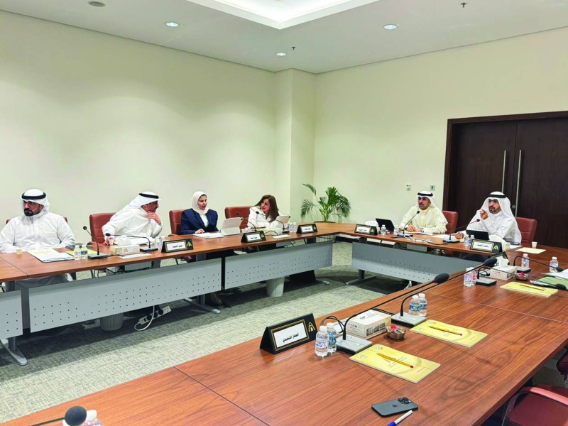 جانب من اجتماع لجنة محافظة الفروانية في المجلس البلدي