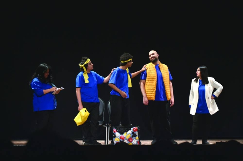 من العرض المسرحي في الاحتفالية