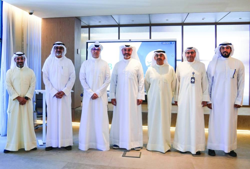 


ممثلو الطرفين عقب توقيع المذكرة 