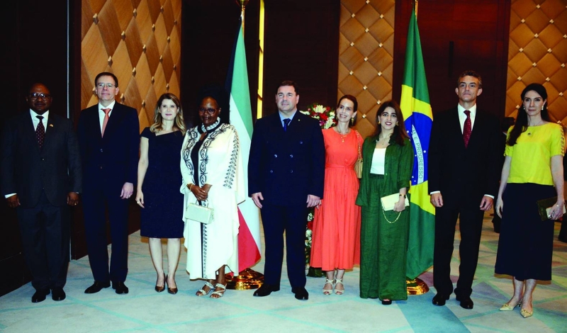 عدد من المشاركين في الاحتفالية 