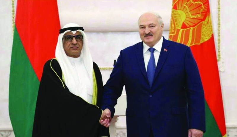 السفير العدواني يقدم أوراق اعتماده إلى الرئيس لوكاشينكو