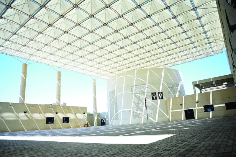 


نموذج لإحدى مظلات ساحة العَلم في المدارس الذكية 	(تصوير نايف العقلة) 