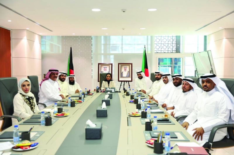 


الحويلة مترئسة اجتماع «التعاونيات» بحضور قياديي «الشؤون» 