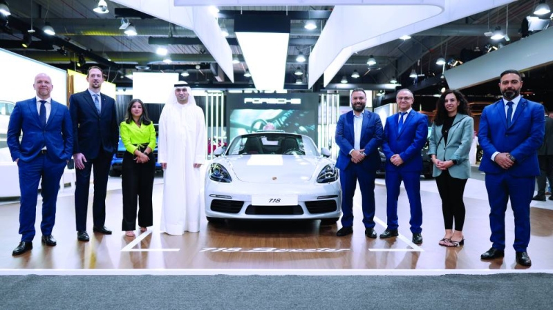 


فريق إدارة شركة بهبهاني للسيارات- مركز بورشه الكويت 