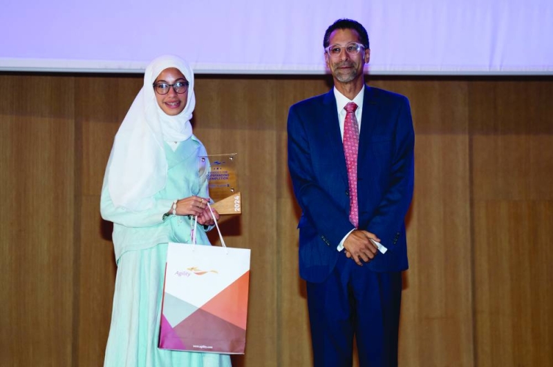 «أجيليتي» تكرّم إحدى الطالبات في أكاديمية X