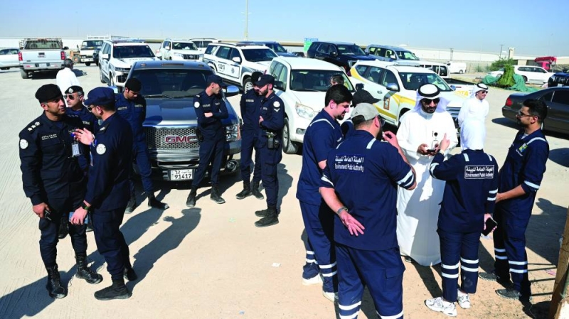 


تعاون شرطة البيئة ورجال «الداخلية» مع موظفي البلدية 