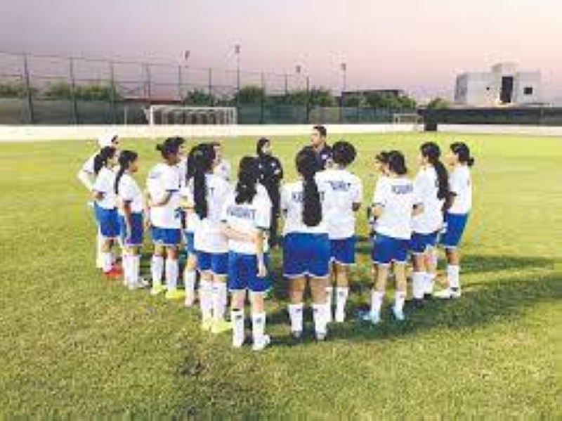 «أزرق الناشئات»