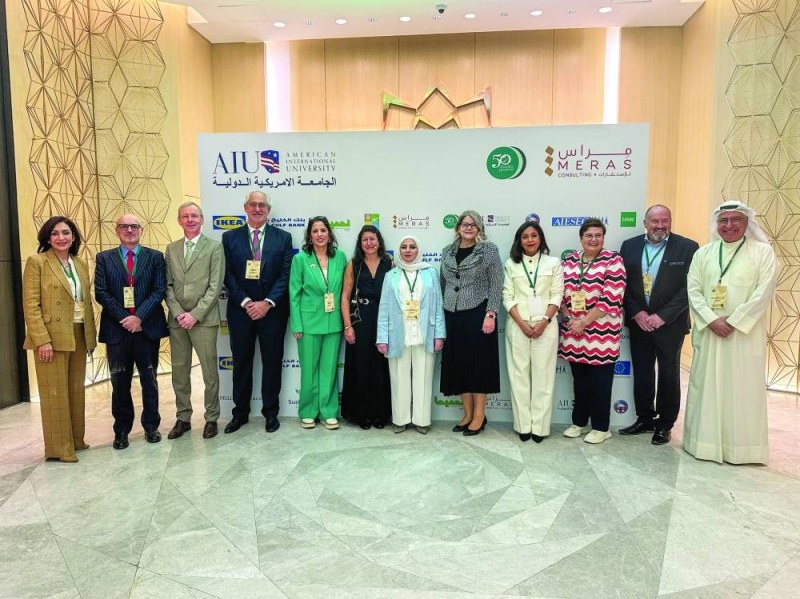 


المشاركون في الملتقى 