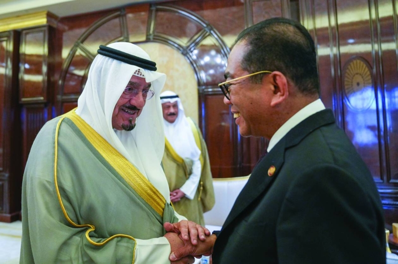 رئيس الوزراء مستقبلاً الوزير الماليزي 