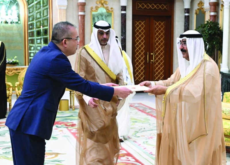 


... وسفير فيتنام 