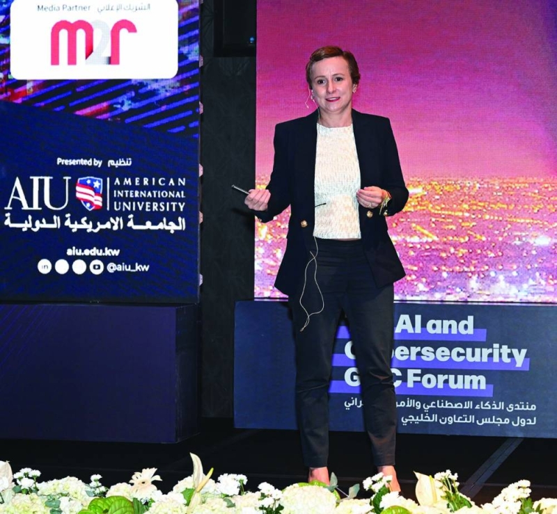 


رئيسة قسم البيانات والذكاء الاصطناعي في شركة EY إيفا ماري مولر 