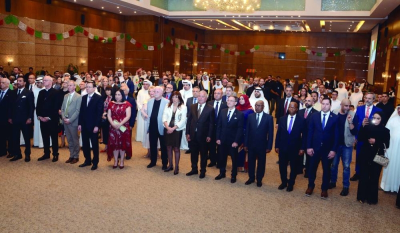 حضور دبلوماسي وشعبي حاشد