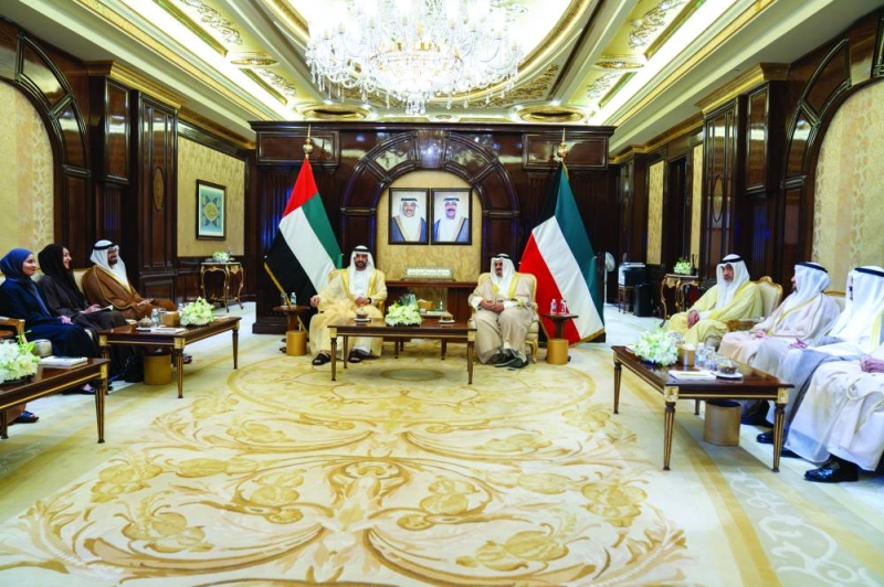 8 جانب من اللقاء بين رئيس الوزراء والشيخ حمدان بن محمد