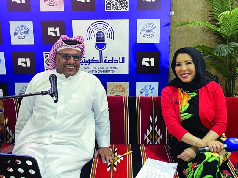 


منال العمران مع سلمان العماري 