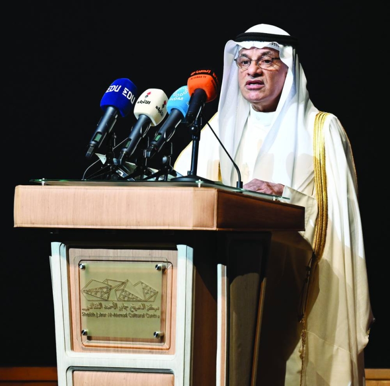 الجلال يُلقي كلمته ممثلاً لسمو الأمير في رعاية المؤتمر 	(تصوير أسعد عبدالله) 