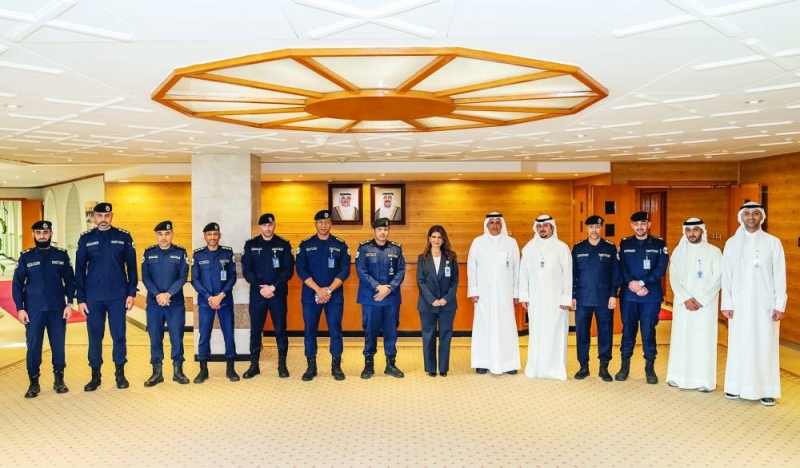 مديرة «كونا» مع وفد «الإعلام الأمني» بحضور مسؤولي الوكالة 