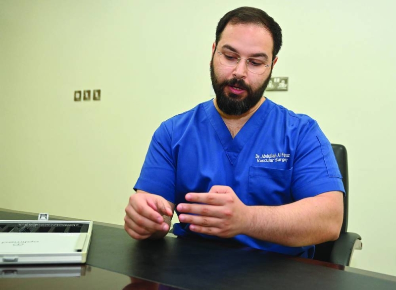 الدكتور عبدالله الفواز يشرح طريقة تركيب الدعامة 