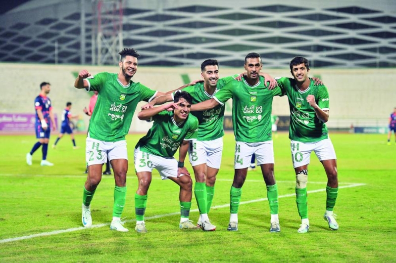 


لاعبو العربي يحتفلون بعد الهدف الثاني 