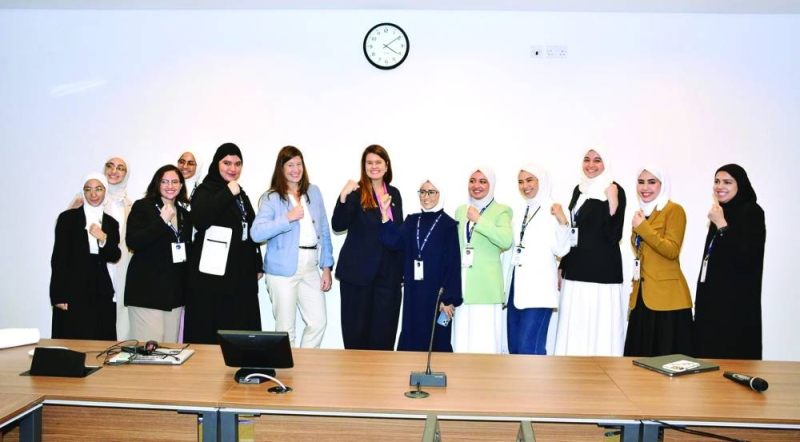 أعضاء كلية العلوم وممثلو «ناسا» في صورة جماعية 