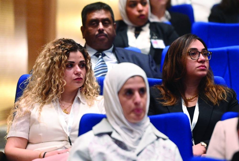 من الحلقة النقاشية