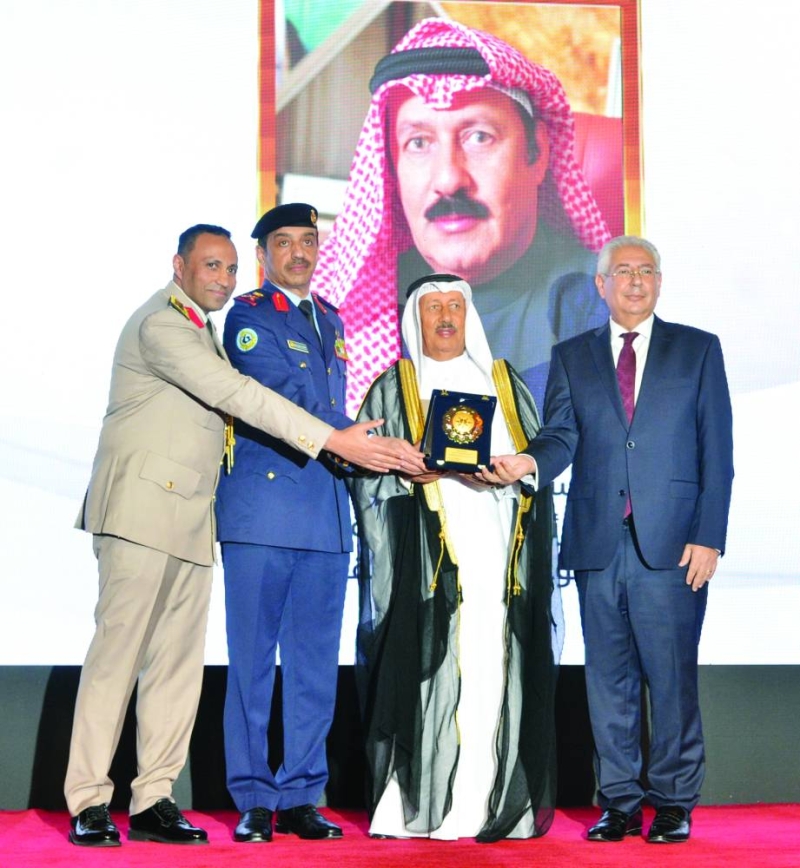 تكريم رجل الأعمال جواد بوخمسين