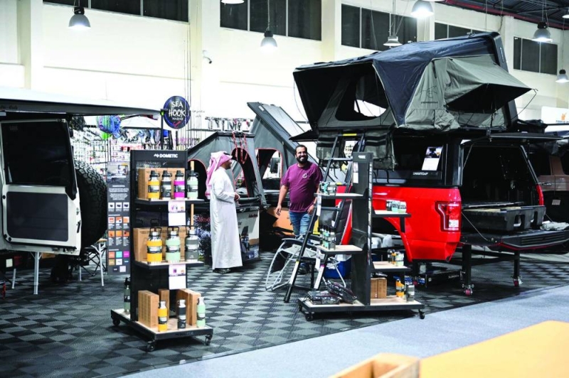 مستلزمات تجهيز السيارات 	(تصوير أسعد عبدالله) 