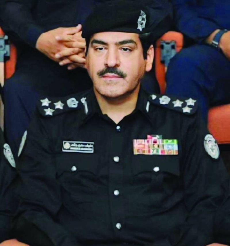 


العميد منيف ساري 