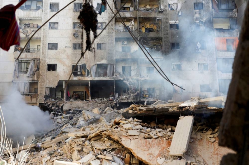 أضرار كبيرة بعد غارة إسرائيلية استهدفت الضاحية الجنوبية (أ ف ب)