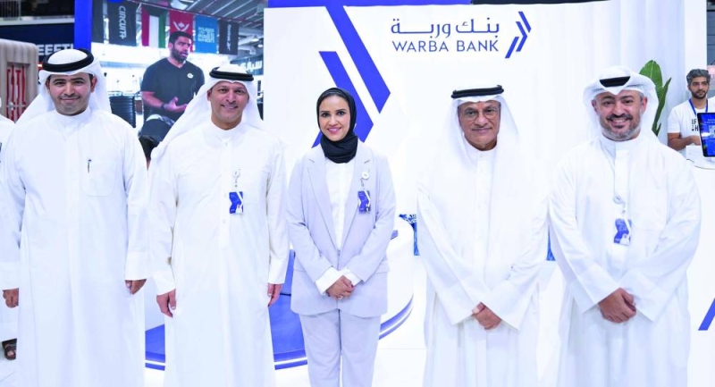 


الوزير الجلال في جناح «وربة» المشارك بالمعرض 