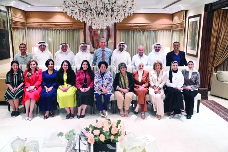 


المشاركون في لقطة جماعية 	(تصوير نايف العقلة) 