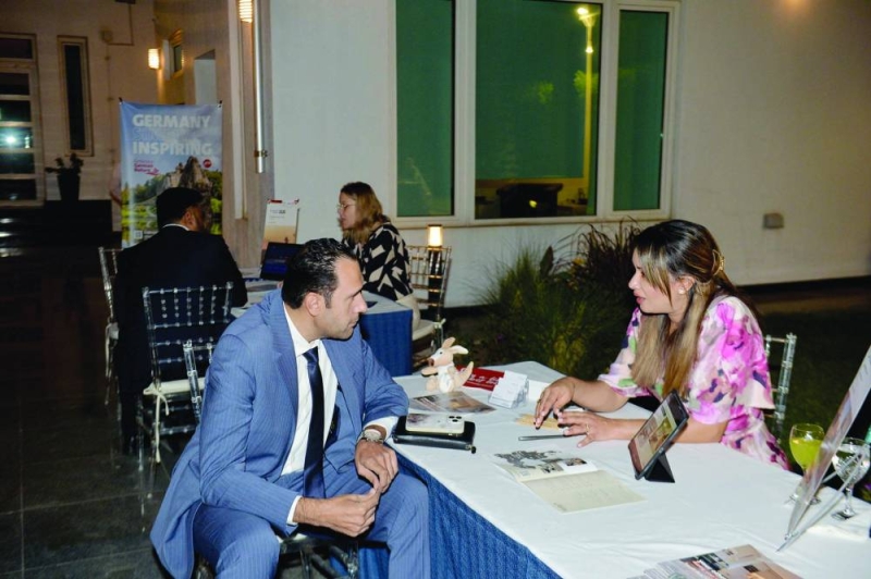 تعريف الزوار بألمانيا