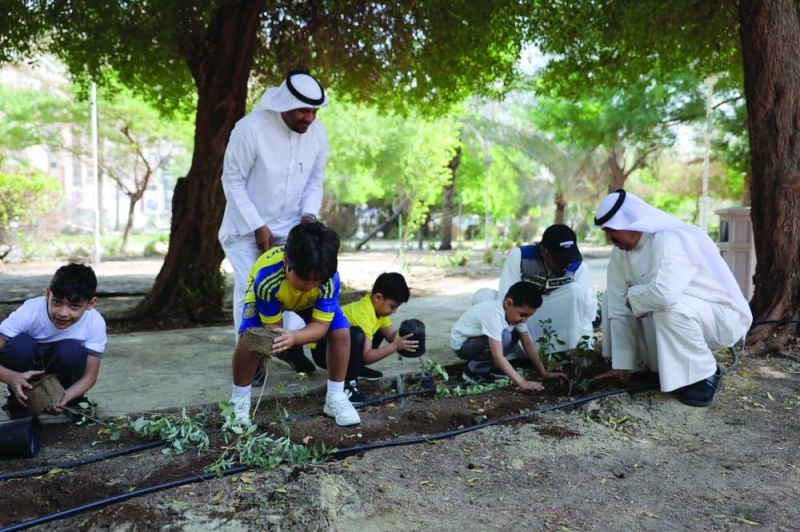 جانب من عملية التشجير