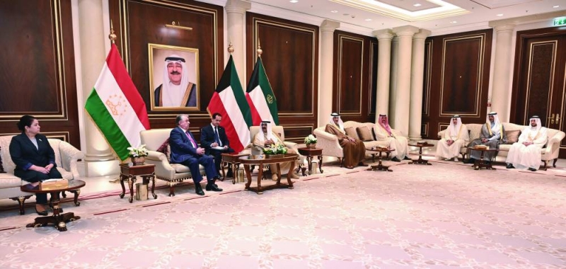 جانب من استقبال الأمير للرئيس رحمان