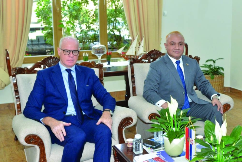 سفيرا بنغلاديش واليونان يعزيان