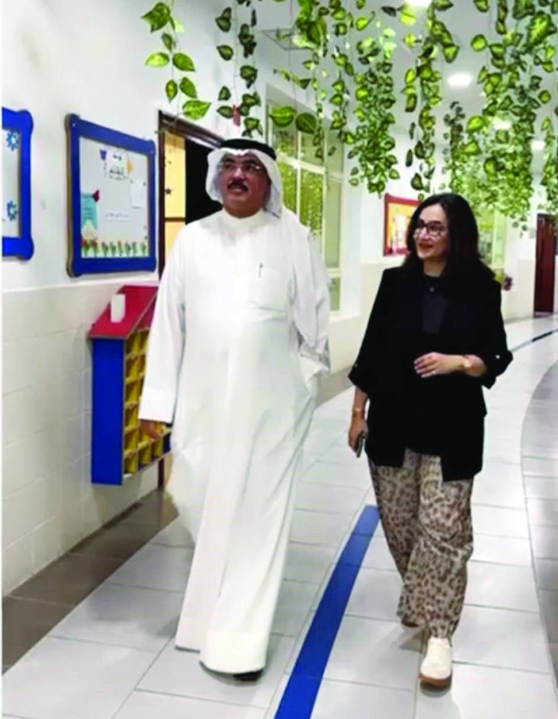 وزير التربية في زيارته لإحدى المدارس