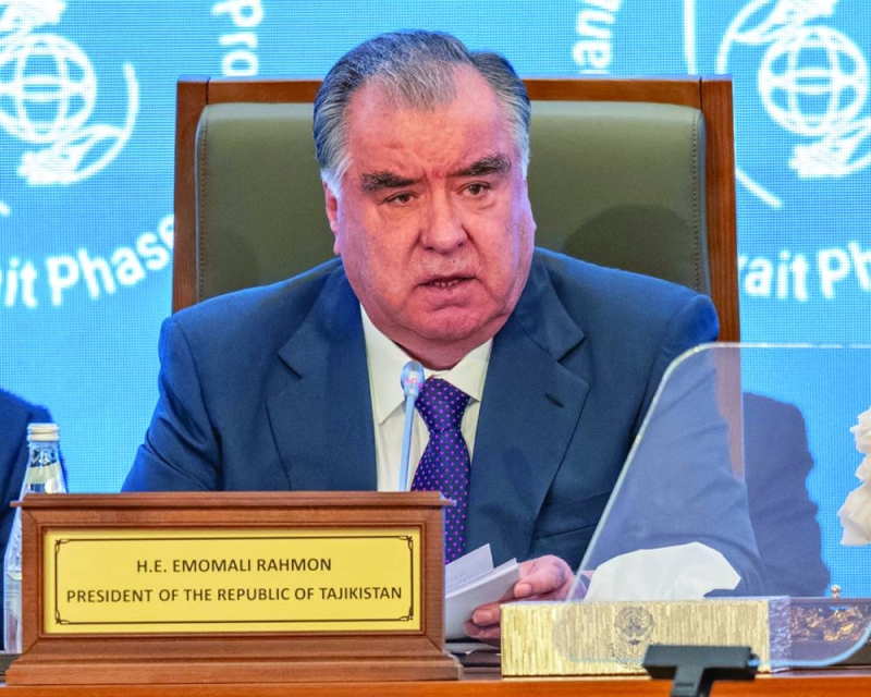 


الرئيس إمام رحمان خلال المؤتمر 