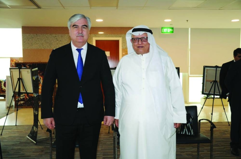 الوزير الطاجيكي مع الزميل خالد الشرقاوي