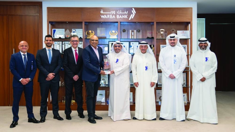 


جانب من تكريم «وربة» بحضور شاهين الغانم وعدد من مسؤولي البنك 