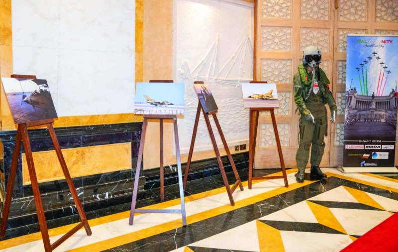 عرض لطائرات التايفون على هامش المناسبة