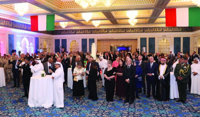 حضور دبوماسي وشعبي حاشد