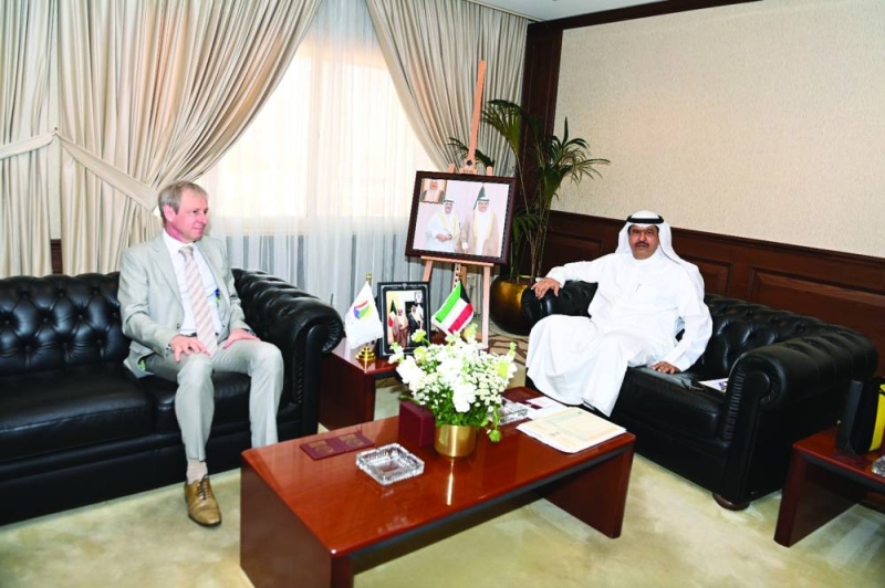 المحافظ ملتقياً سفير بلجيكا