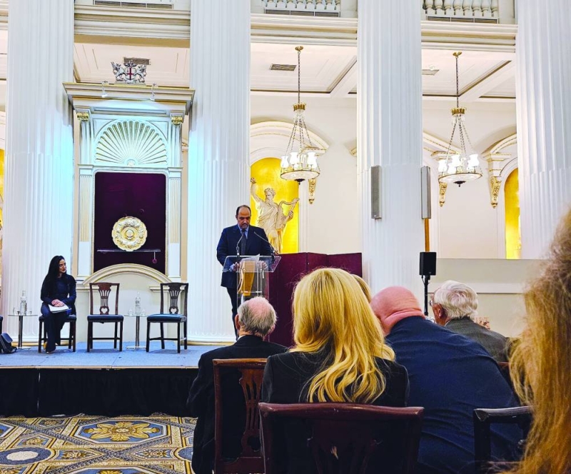 العبدالله ملقياً كلمته خلال الحفل