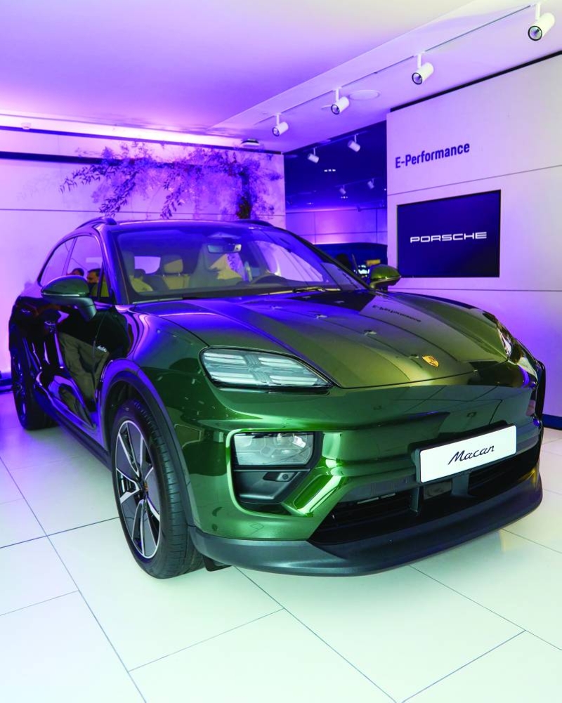 «مكان» الجديدة باللون الأخضر سنديان ميتاليك نيو 