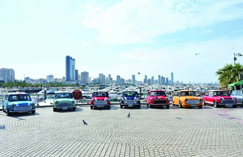 سيارات كلاسيكية في المعرض 