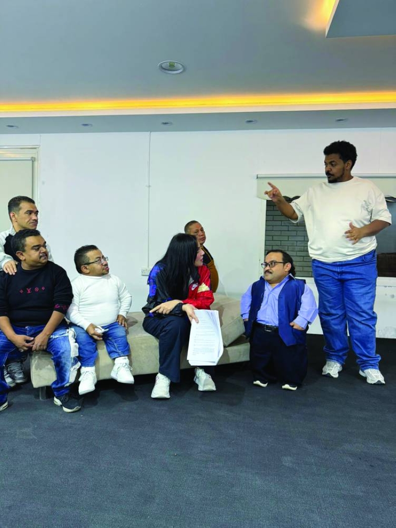 


الحملي مع «الأقزام السبعة» 