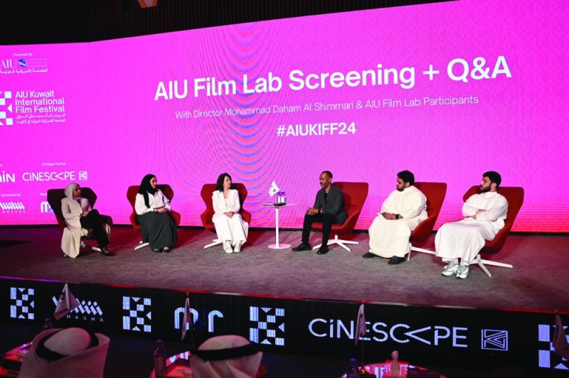 المتحدثون في الجلسة الحوارية خلال المؤتمر (تصوير نايف العقلة)